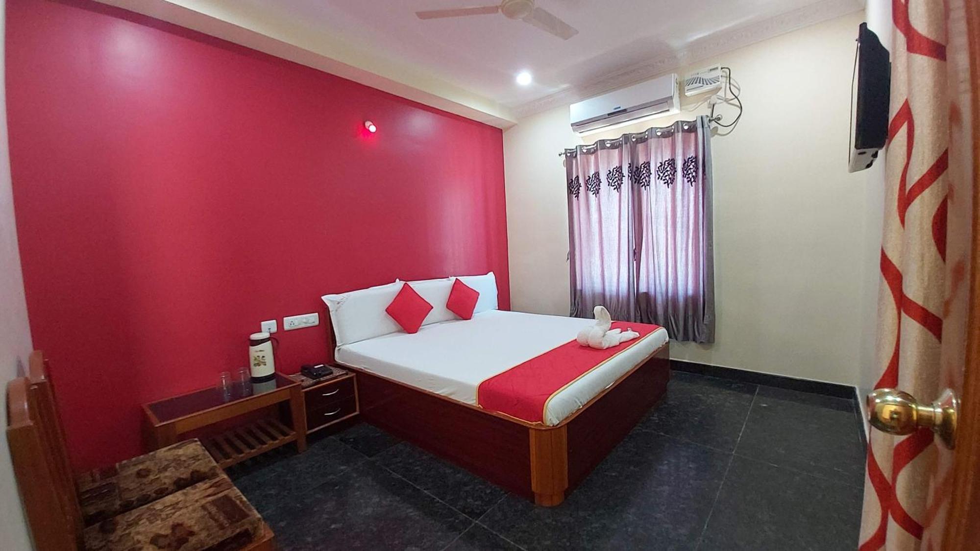 Hotel Ksr Srikalahasti Ngoại thất bức ảnh
