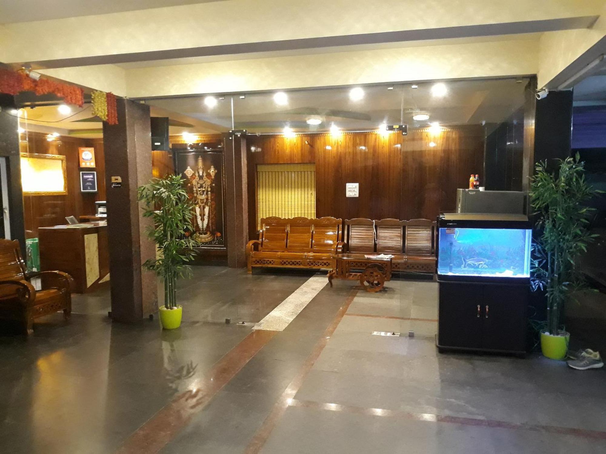 Hotel Ksr Srikalahasti Ngoại thất bức ảnh