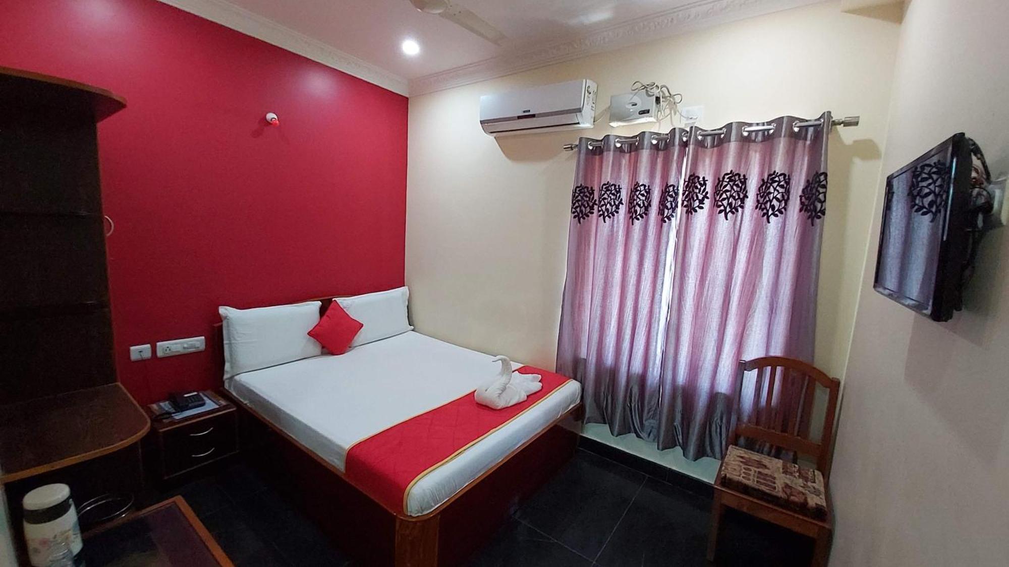 Hotel Ksr Srikalahasti Ngoại thất bức ảnh